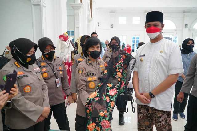 Wako Bukittinggi Erman Safar menerima kunjungan tamu dari Pusat Sejarah (Pusjarah) Mabes Polri